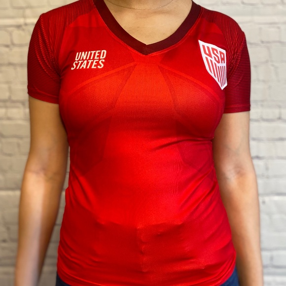 USA Red Women's Soccer Jersey Player De Futbol - Picture 1 of 2